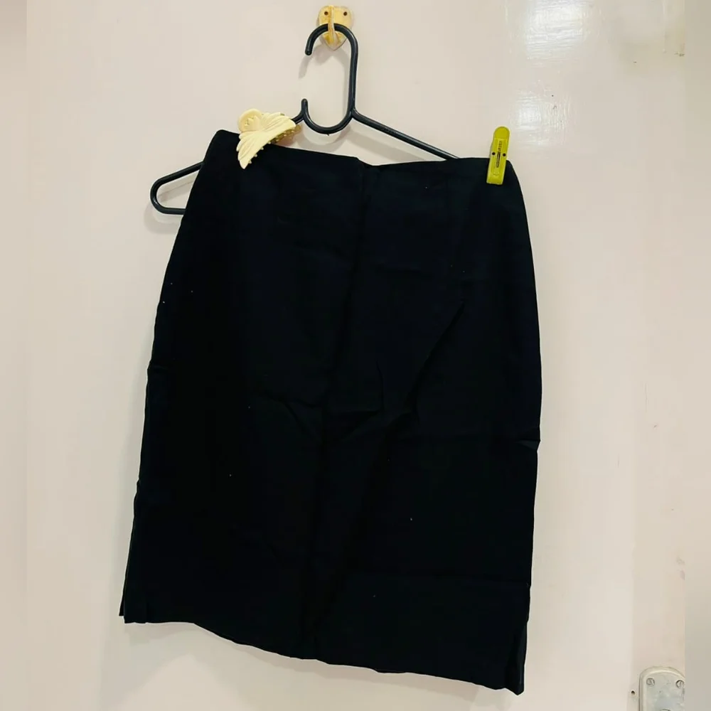 Black pencil skirt - Picture 4 of 4